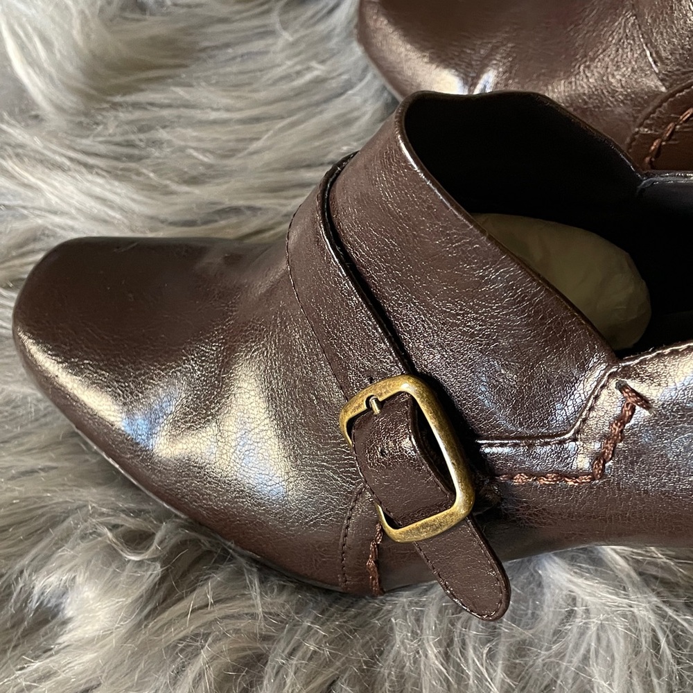 Franco Sarto Dark Brown Leather Heels with Buckle - Picture 4 of 5